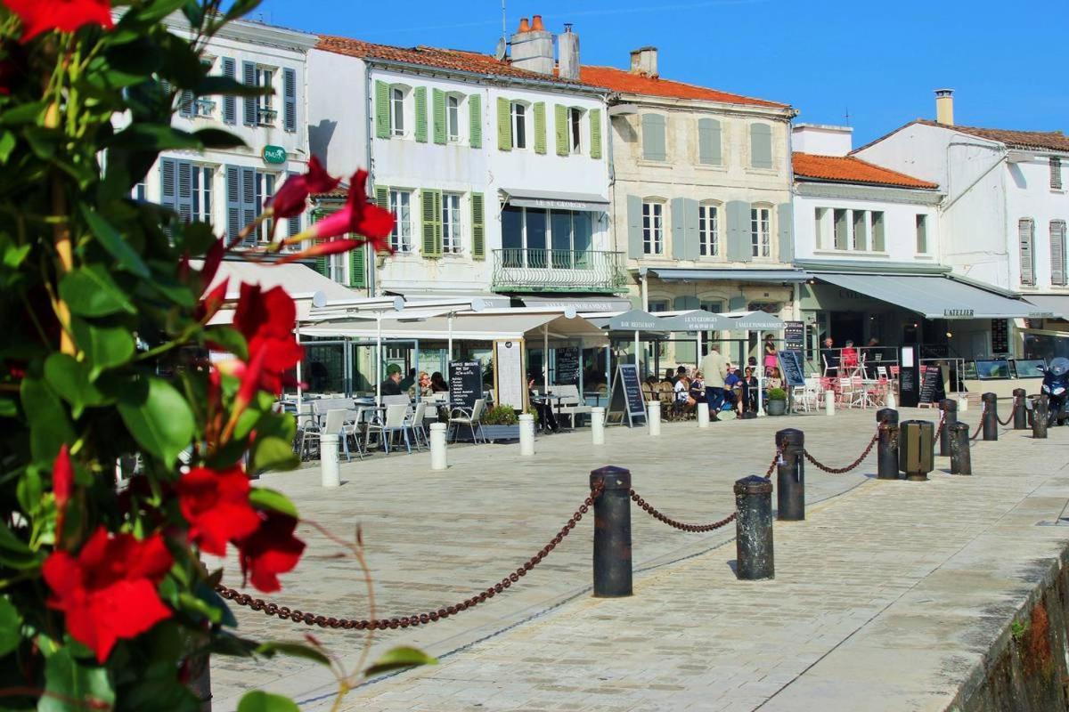 Le Phare Du Bout Du Monde - Logement Proche Du Port La Flotte Exterior foto